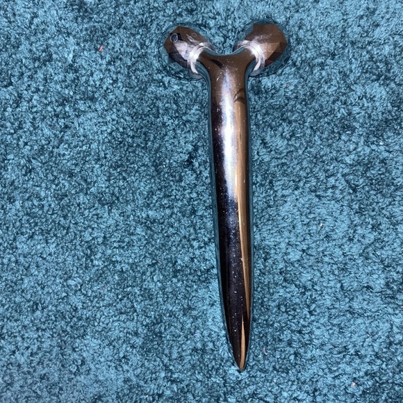 Silver 3D style Facial Roller - Picture 8 of 14